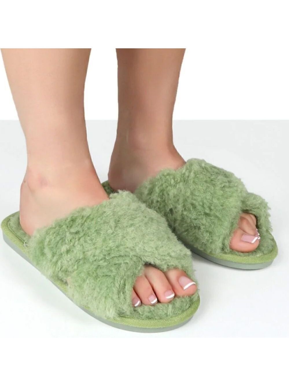New Smiry Women's Fluffy Furry House Slippers Size 7.5-8.5